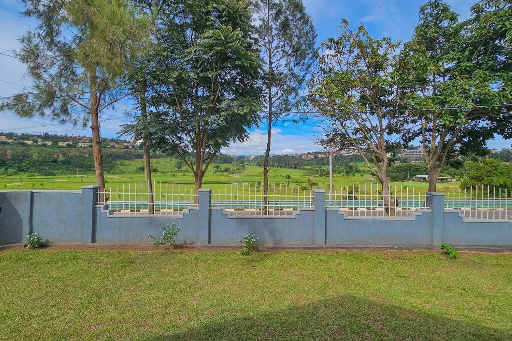 Complete 4-Bedroom House Facing Kigali Golf Course Ngoại thất bức ảnh