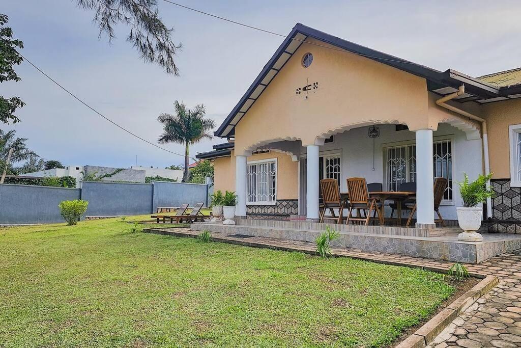 Complete 4-Bedroom House Facing Kigali Golf Course Ngoại thất bức ảnh